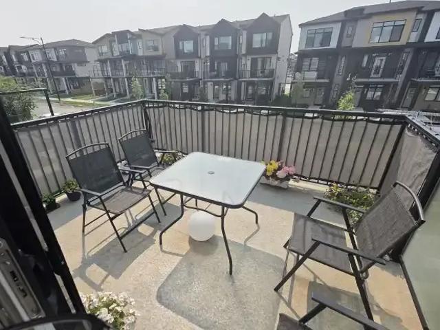 For Rent 3 Bedroom Townhouse Edmonton AB DS104876681