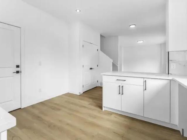 For Rent 3 Bedroom Townhouse Edmonton AB DS104894928