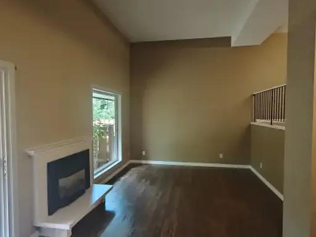 For Rent 3 Bedroom Townhouse Edmonton AB DS105004629