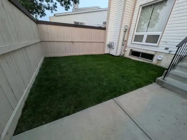 For Rent 3 Bedroom Townhouse Edmonton AB DS105150978