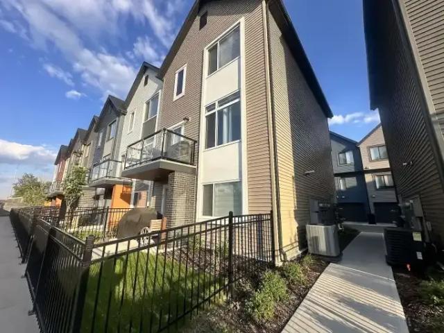 For Rent 3 Bedroom Townhouse Edmonton AB DS102203887