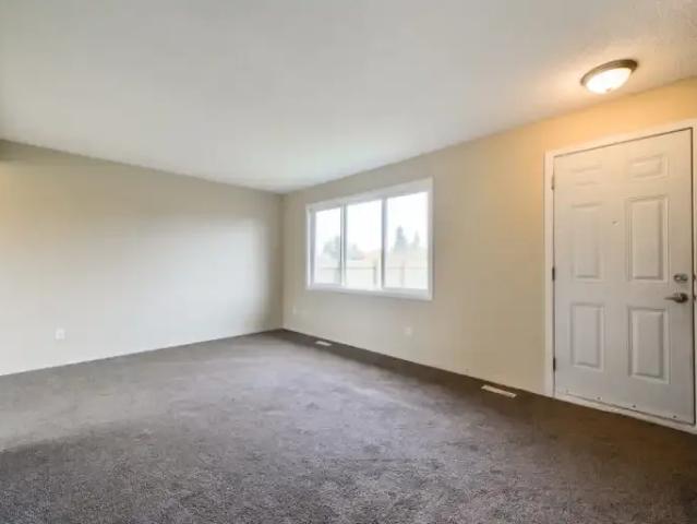 For Rent 3 Bedroom Townhouse Edmonton AB DS102845097
