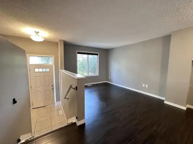 For Rent 3 Bedroom Townhouse Edmonton AB DS103151700