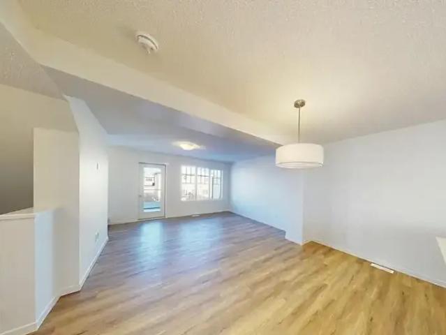 For Rent 3 Bedroom Townhouse Edmonton AB DS103178830