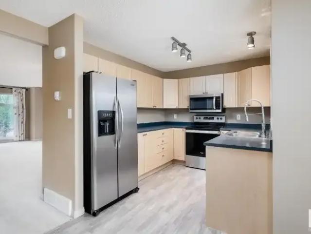 For Rent 3 Bedroom Townhouse Edmonton AB DS103337931