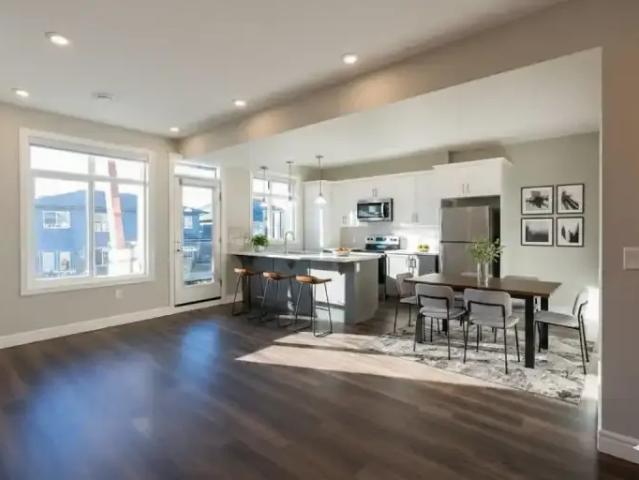 For Rent 3 Bedroom Townhouse Edmonton AB DS103354800