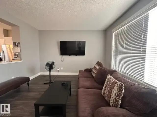 For Rent 3 Bedroom Townhouse Edmonton AB DS103355357