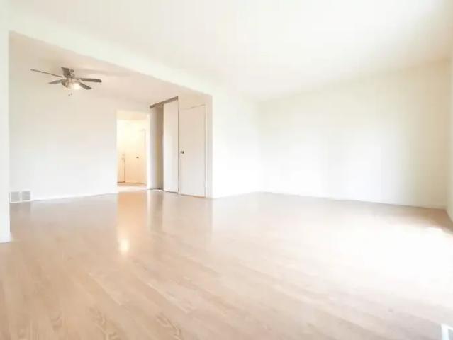 For Rent 3 Bedroom Townhouse Edmonton AB DS103611097