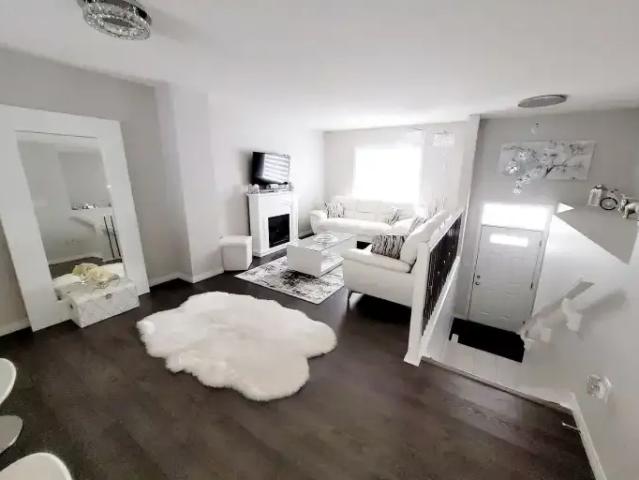 For Rent 3 Bedroom Townhouse Edmonton AB DS103739576