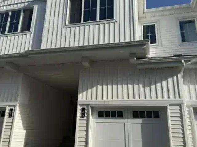 For Rent 3 Bedroom Townhouse Edmonton AB DS103840173