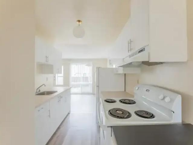 For Rent 3 Bedroom Townhouse Edmonton AB DS103878716