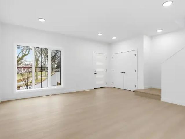 For Rent 3 Bedroom Townhouse Edmonton AB DS99753631