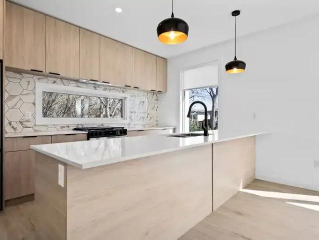 For Rent 3 Bedroom Townhouse Edmonton AB DS99753634