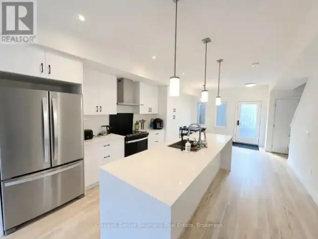 For Rent 3 Bedroom Townhouse Guelph ON DS102847379