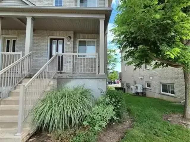 For Rent 3 Bedroom Townhouse Guelph ON DS103840134