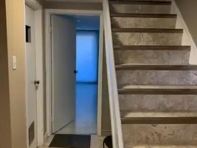 For Rent 3 Bedroom Townhouse Guelph ON DS104991467