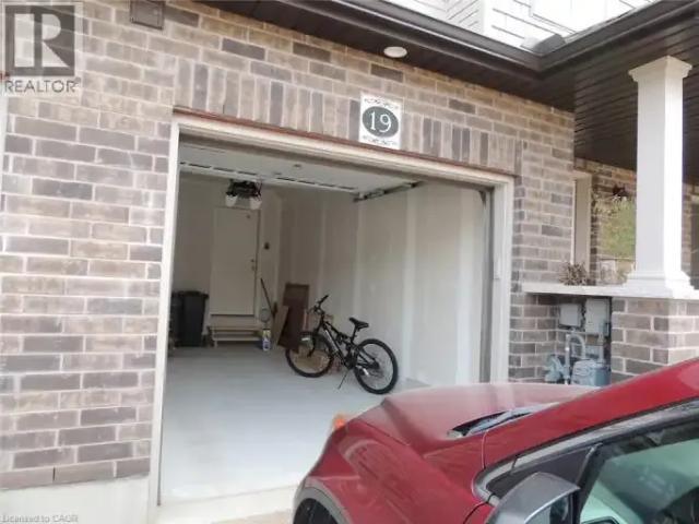For Rent 3 Bedroom Townhouse Guelph ON DS105072131