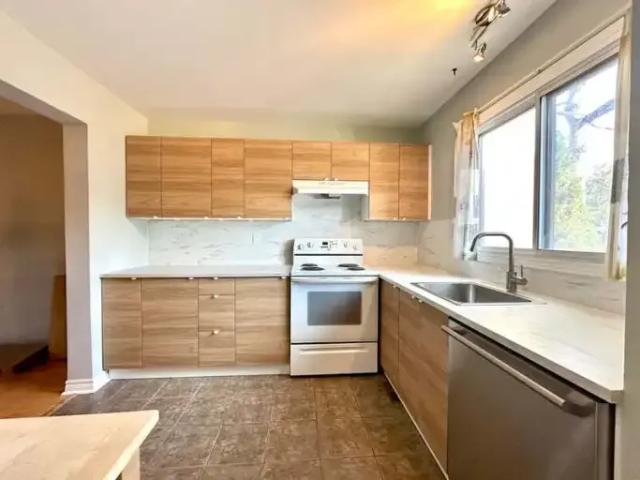 For Rent 3 Bedroom Townhouse Gloucester ON DLS102018808