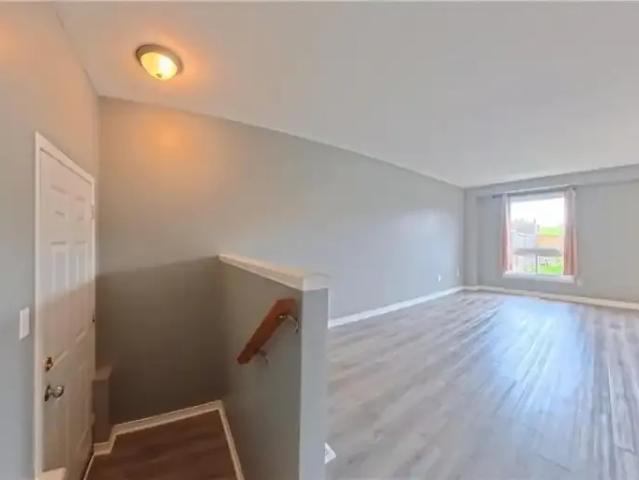 For Rent 3 Bedroom Townhouse Kitchener ON DLS102434481