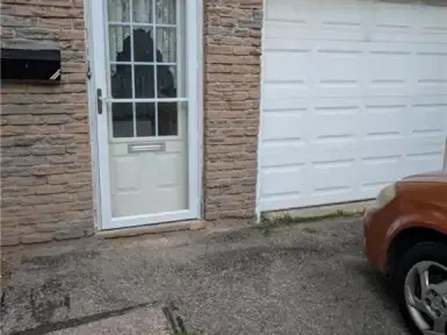 For Rent 3 Bedroom Townhouse Kitchener ON DS103840310