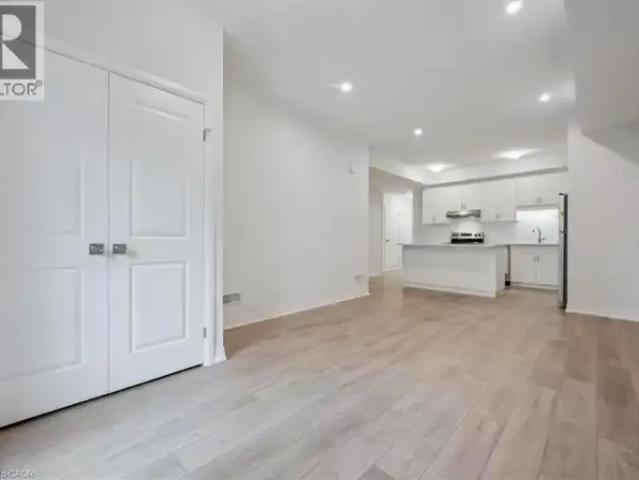 For Rent 3 Bedroom Townhouse Kitchener ON DS104754103