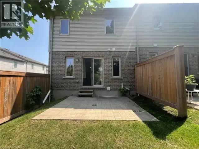 For Rent 3 Bedroom Townhouse Kitchener ON DS105088071