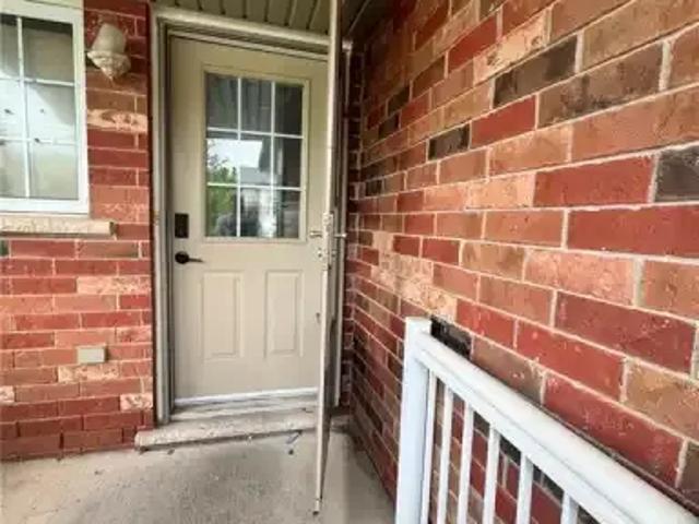 For Rent 3 Bedroom Townhouse Kitchener ON DS105135742