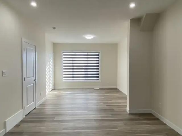 For Rent 3 Bedroom Townhouse Leduc AB DS104957608