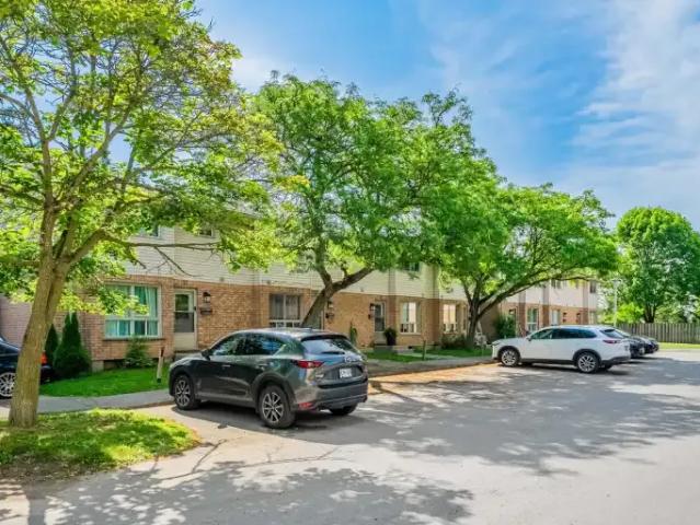 For Rent 3 Bedroom Townhouse London ON DS101948368
