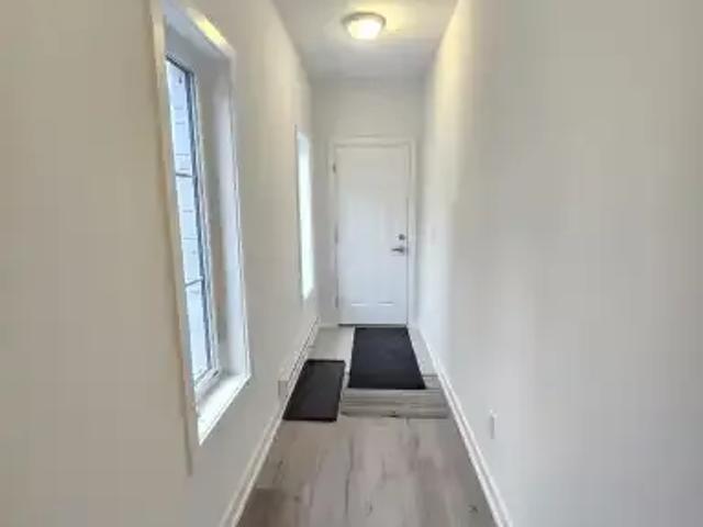 For Rent 3 Bedroom Townhouse Pickering ON DS104142672