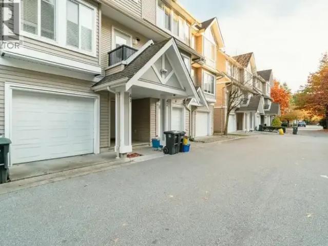 For Rent 3 Bedroom Townhouse Pitt Meadows BC DS104888936