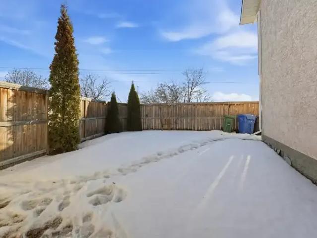 For Rent 3 Bedroom Townhouse Red Deer AB DLS100809583