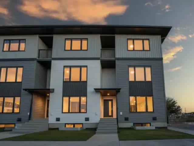 For Rent 3 Bedroom Townhouse Red Deer County AB DLS95120026