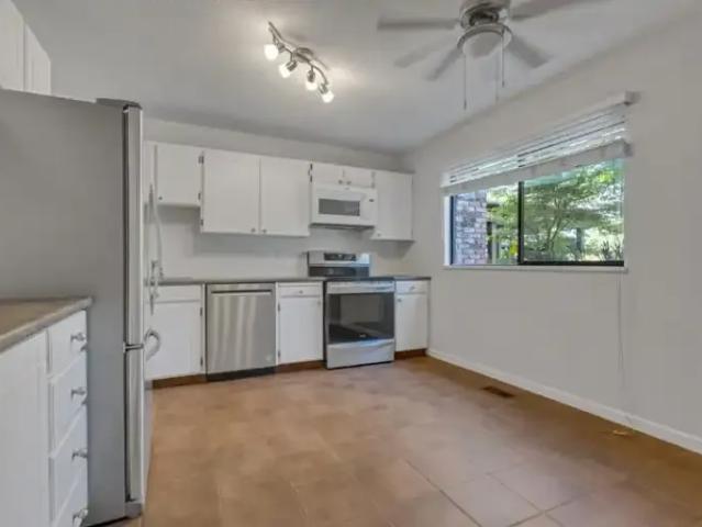 For Rent 3 Bedroom Townhouse Richmond BC DS105198414