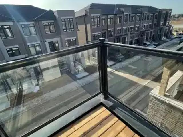 For Rent 3 Bedroom Townhouse Richmond Hill ON DS101339655