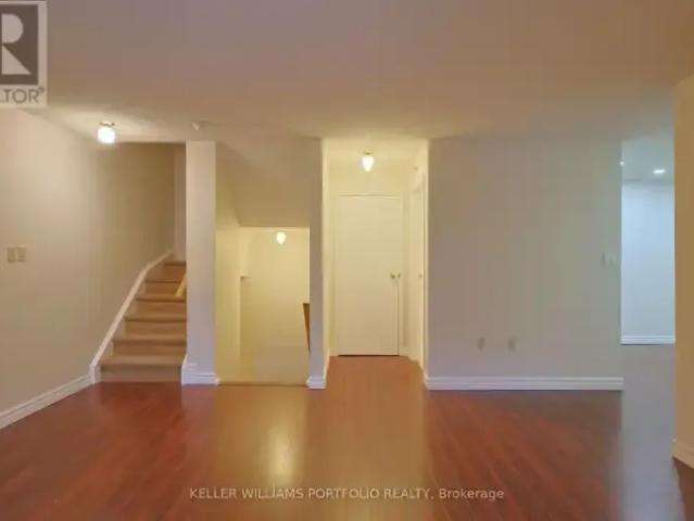 For Rent 3 Bedroom Townhouse Richmond Hill ON DS102204259