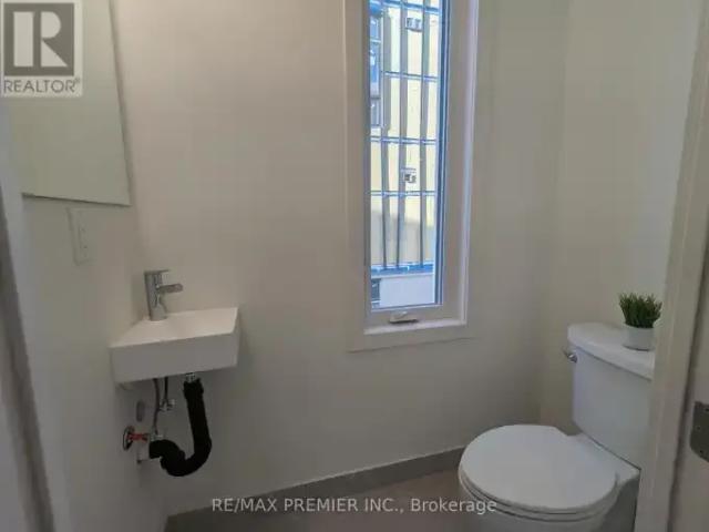 For Rent 3 Bedroom Townhouse Richmond Hill ON DS103840371