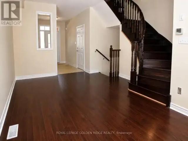 For Rent 3 Bedroom Townhouse Richmond Hill ON DS103368064