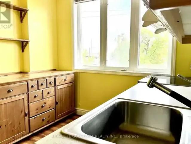 For Rent 3 Bedroom Townhouse Richmond Hill ON DS104036406