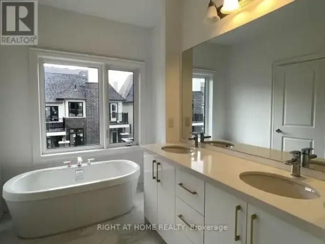 For Rent 3 Bedroom Townhouse Richmond Hill ON DS105226683