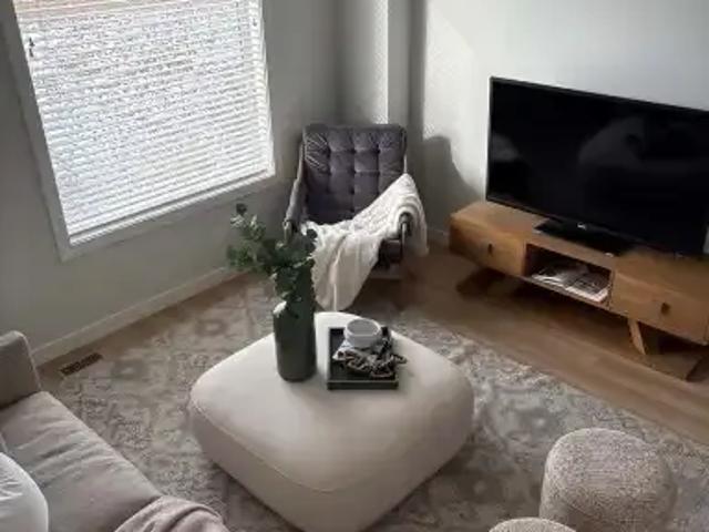 For Rent 3 Bedroom Townhouse Rocky View AB DS104535392