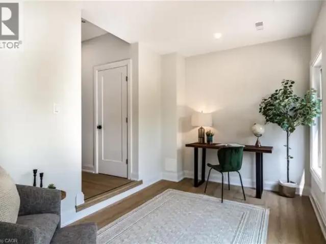 For Rent 3 Bedroom Townhouse St. Catharines ON DS102752749