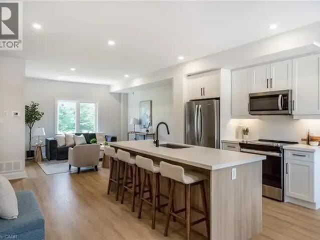 For Rent 3 Bedroom Townhouse St. Catharines ON DS102952220