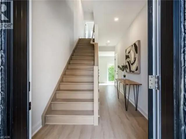 For Rent 3 Bedroom Townhouse St. Catharines ON DS102052681