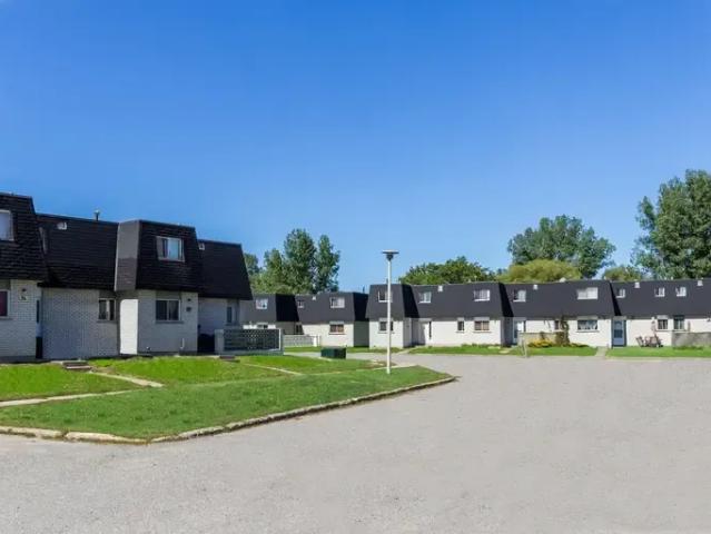 For Rent 3 Bedroom Townhouse Sudbury ON DS96883647