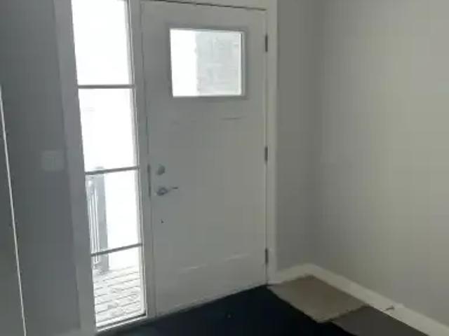 For Rent 3 Bedroom Townhouse Saskatoon SK DLS100940943