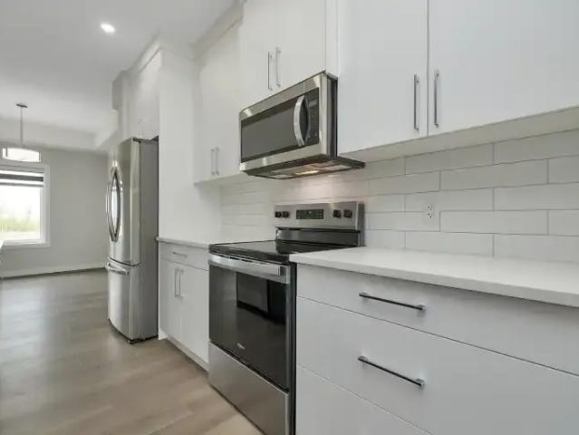 For Rent 3 Bedroom Townhouse Spruce Grove AB DLS102272245