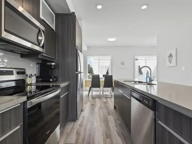 For Rent 3 Bedroom Townhouse Spruce Grove AB DS104182964