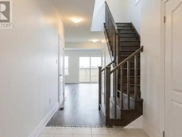 For Rent 3 Bedroom Townhouse Thorold ON DS104864282