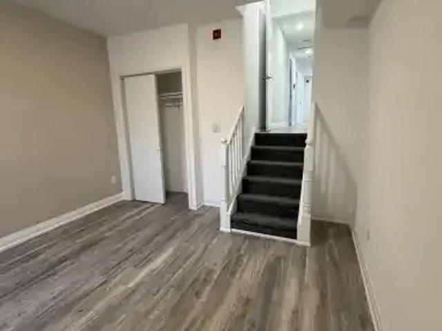 For Rent 3 Bedroom Townhouse Toronto ON DS102578673